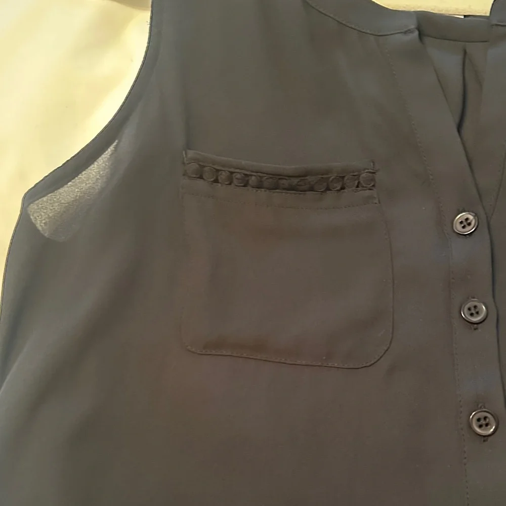 LOFT Black  Sleeveless Blouse with Button Front NWOT - Picture 3 of 6